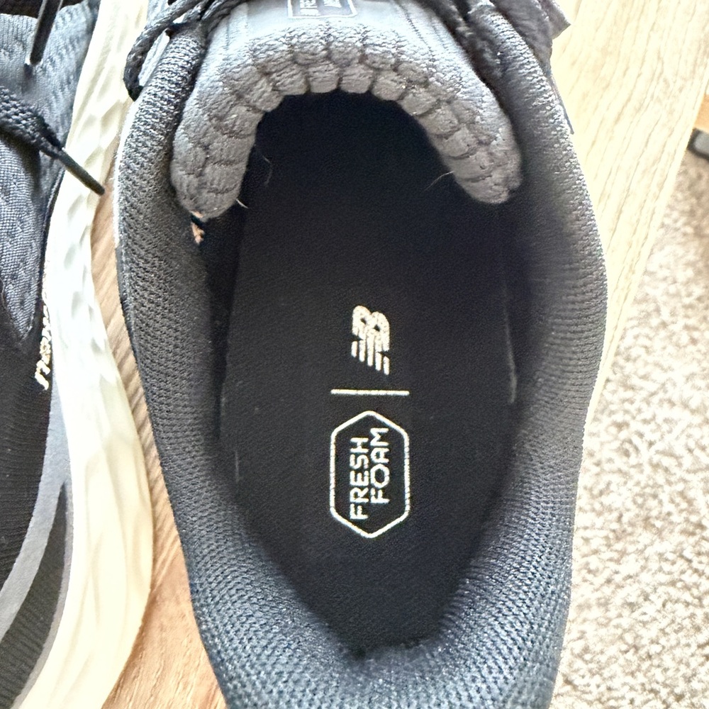 New Balance - Fresh Foam Arishi v4 Running Shoes - Women’s - Black/White - 8.5 - Picture 7 of 9